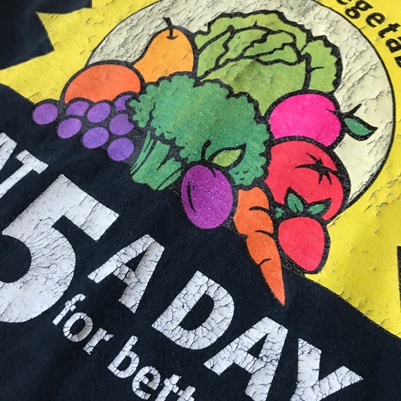 Vintage 90’s Fruits & Veggies Tee Shirt - Picture 4 of 4